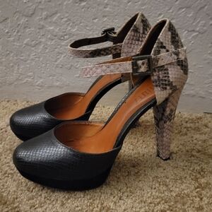 Schutz Snake Skin Detail Heels Size 7